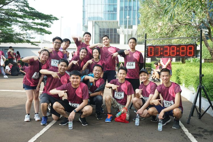 Race photo from Assurance Fun Run 2024