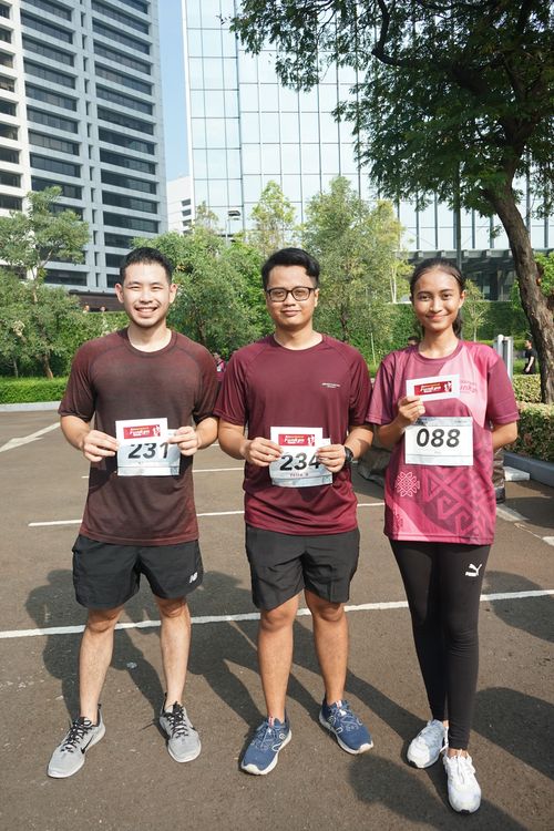 Race photo from Assurance Fun Run 2024