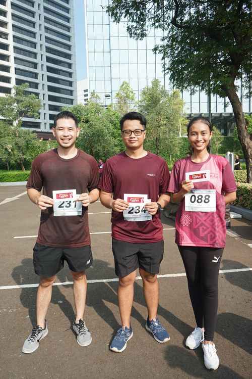 Race photo from Assurance Fun Run 2024