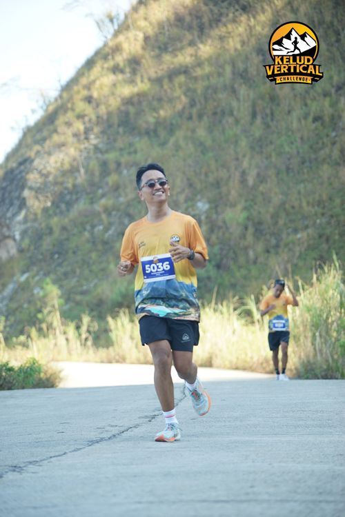 Race photo from Kelud Vertical Challenge 2024