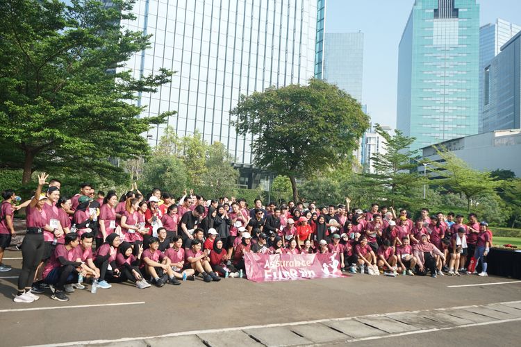 Race photo from Assurance Fun Run 2024