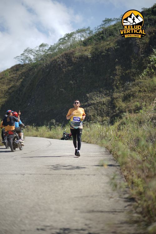 Race photo from Kelud Vertical Challenge 2024