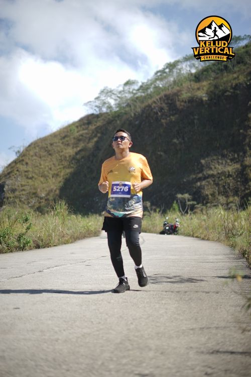 Race photo from Kelud Vertical Challenge 2024