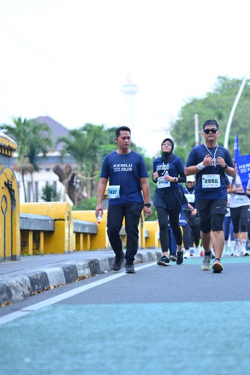 Race photo from KEMLU RUN 2025