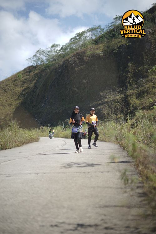 Race photo from Kelud Vertical Challenge 2024