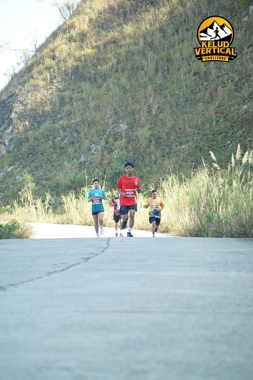 Race photo from Kelud Vertical Challenge 2024