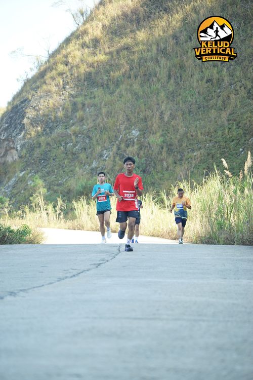 Race photo from Kelud Vertical Challenge 2024