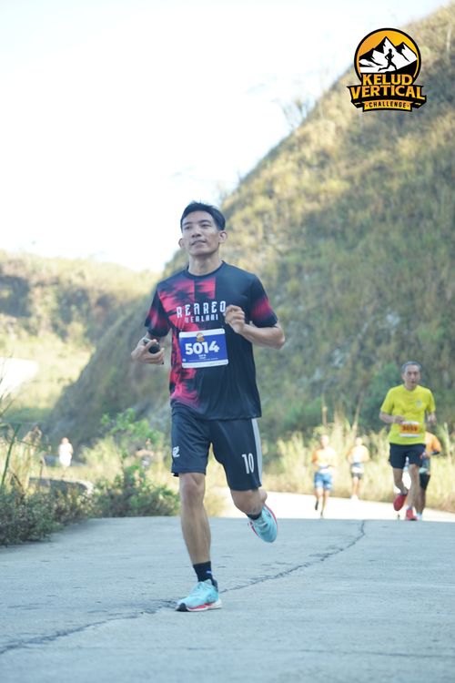 Race photo from Kelud Vertical Challenge 2024