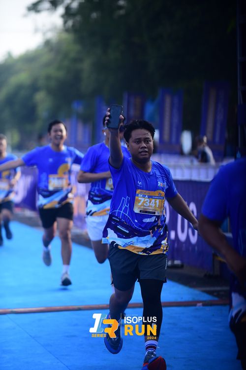 Race photo from Isoplus Run 2024 Surabaya