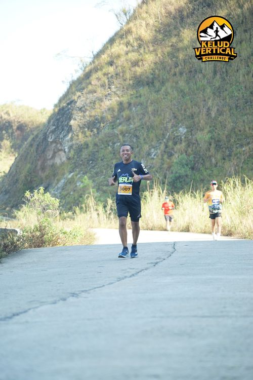 Race photo from Kelud Vertical Challenge 2024