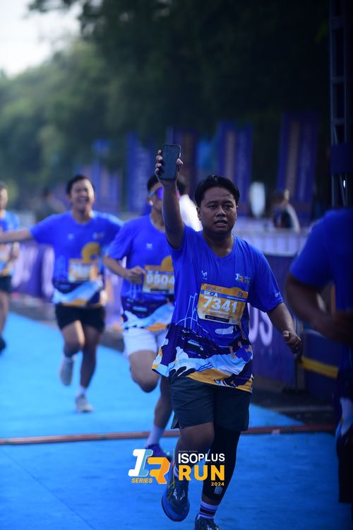 Race photo from Isoplus Run 2024 Surabaya