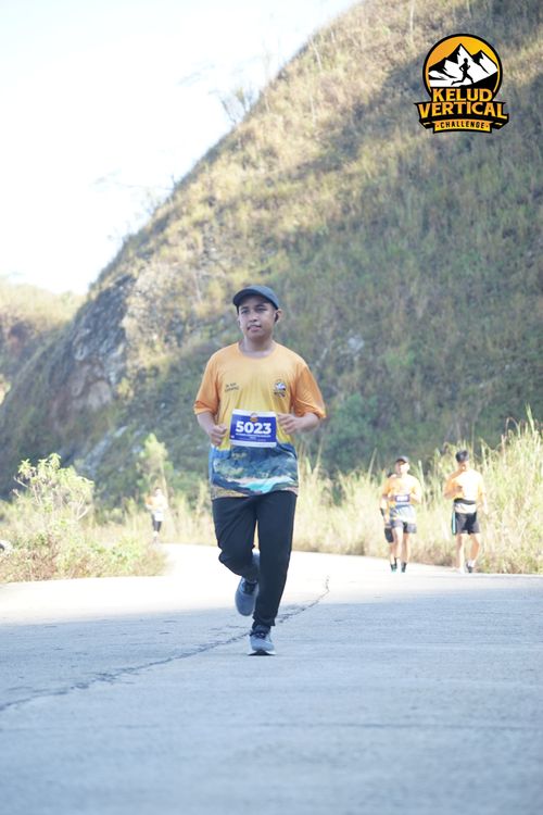 Race photo from Kelud Vertical Challenge 2024