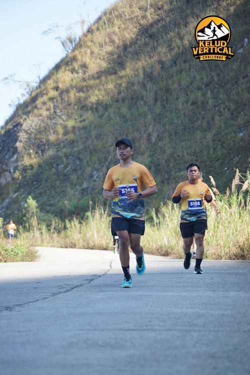 Race photo from Kelud Vertical Challenge 2024