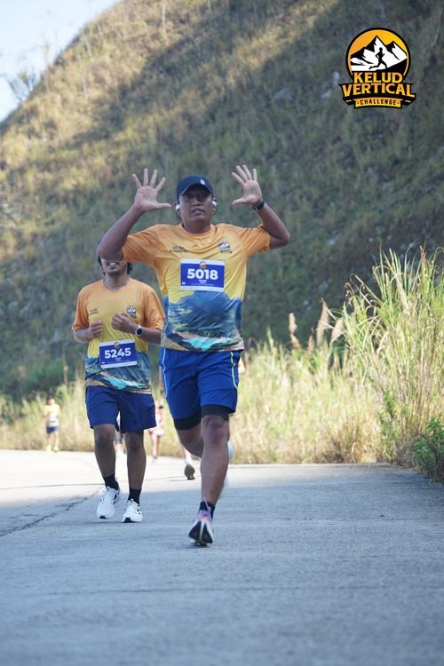 Race photo from Kelud Vertical Challenge 2024