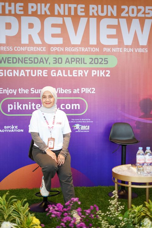 Race photo from PIK NITE RUN VIBES