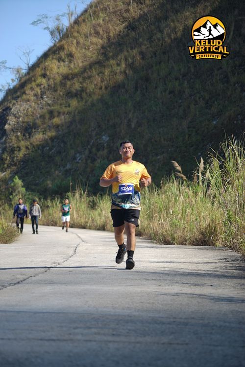 Race photo from Kelud Vertical Challenge 2024