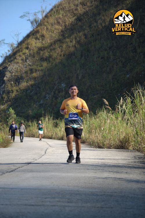 Race photo from Kelud Vertical Challenge 2024