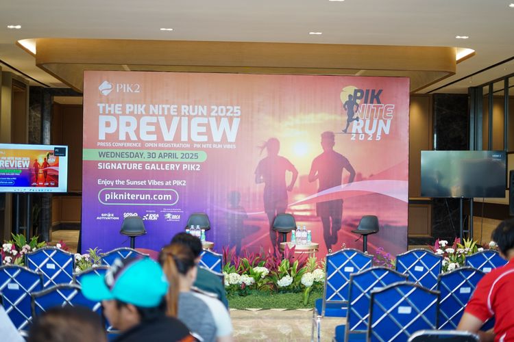 Race photo from PIK NITE RUN VIBES