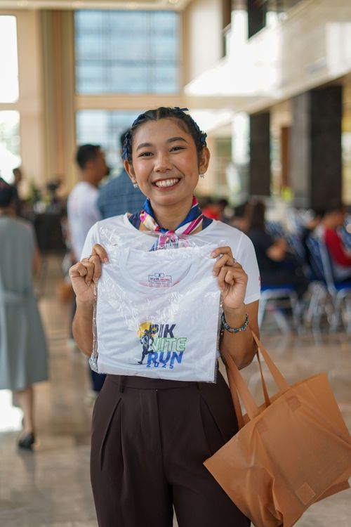 Race photo from PIK NITE RUN VIBES