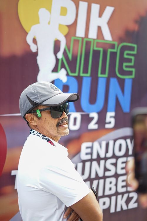 Race photo from PIK NITE RUN VIBES