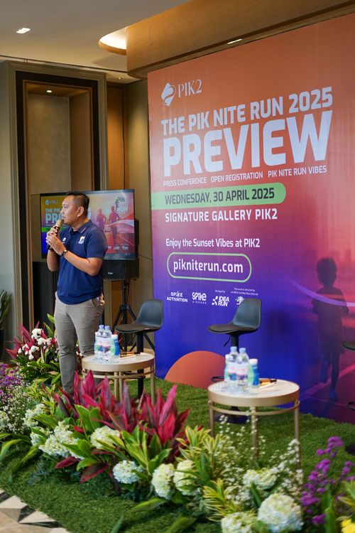 Race photo from PIK NITE RUN VIBES