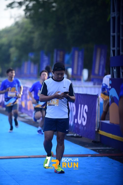 Race photo from Isoplus Run 2024 Surabaya