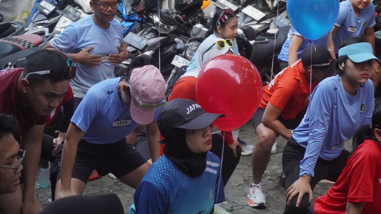 Race photo from Happy One Decade Unpad Runner