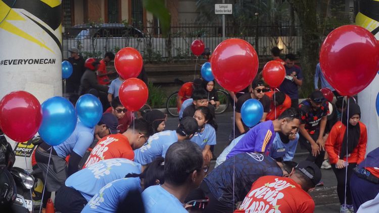Race photo from Happy One Decade Unpad Runner