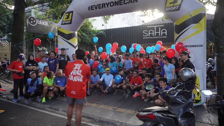 Race photo from Happy One Decade Unpad Runner