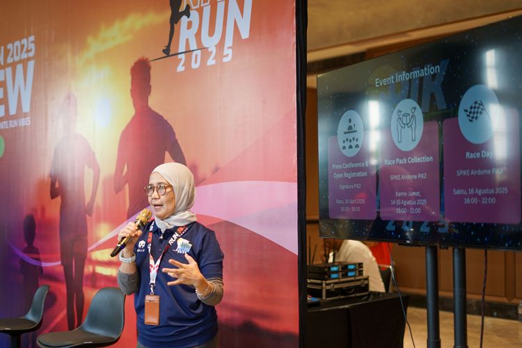 Race photo from PIK NITE RUN VIBES