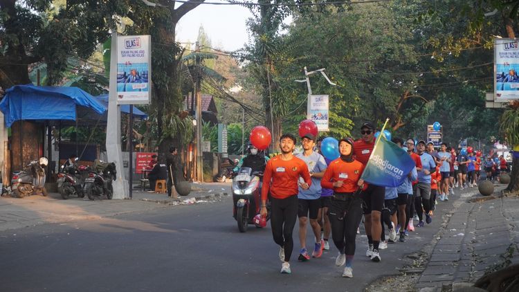 Race photo from Happy One Decade Unpad Runner