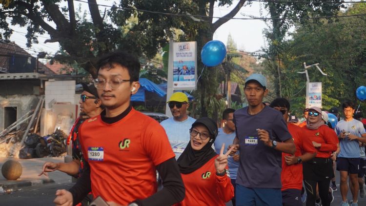 Race photo from Happy One Decade Unpad Runner