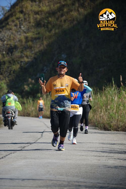 Race photo from Kelud Vertical Challenge 2024