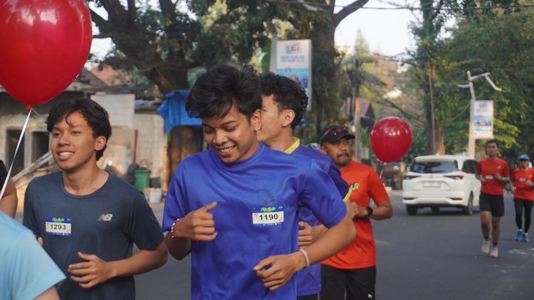 Race photo from Happy One Decade Unpad Runner