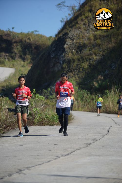 Race photo from Kelud Vertical Challenge 2024