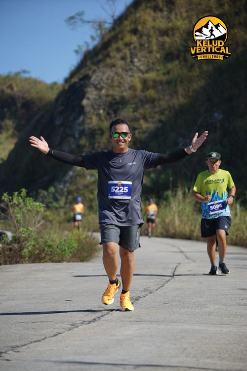 Race photo from Kelud Vertical Challenge 2024