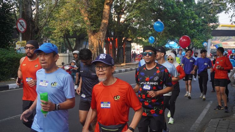 Race photo from Happy One Decade Unpad Runner
