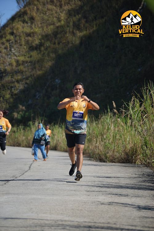 Race photo from Kelud Vertical Challenge 2024