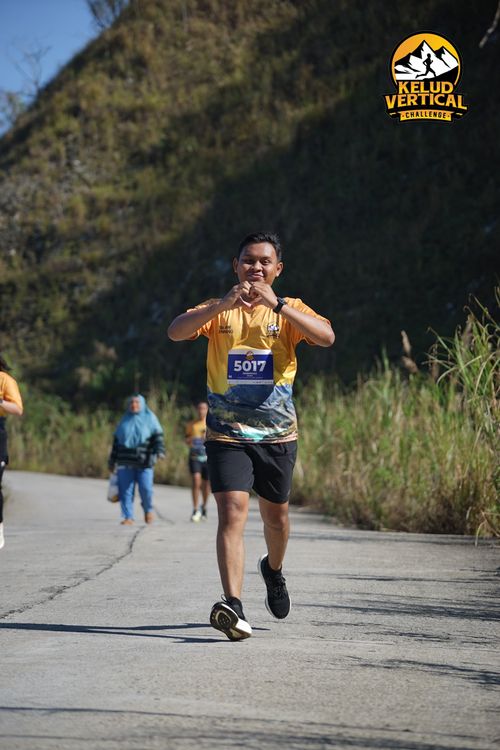 Race photo from Kelud Vertical Challenge 2024