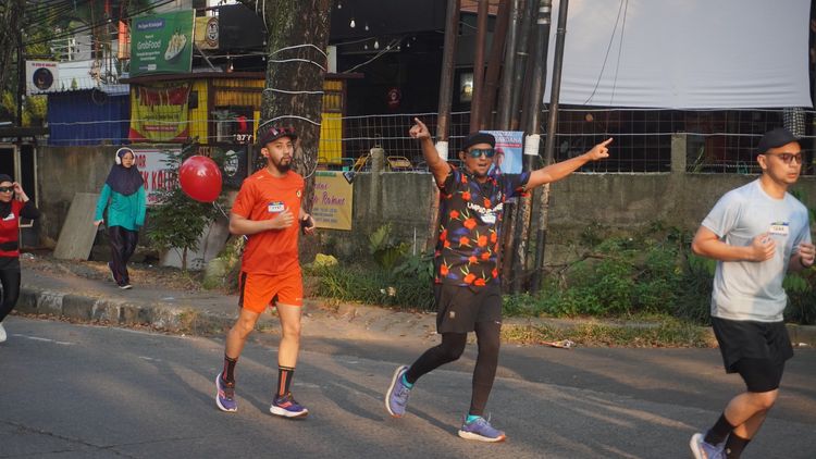 Race photo from Happy One Decade Unpad Runner