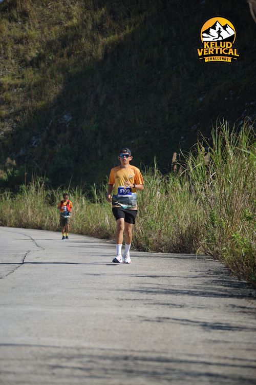 Race photo from Kelud Vertical Challenge 2024