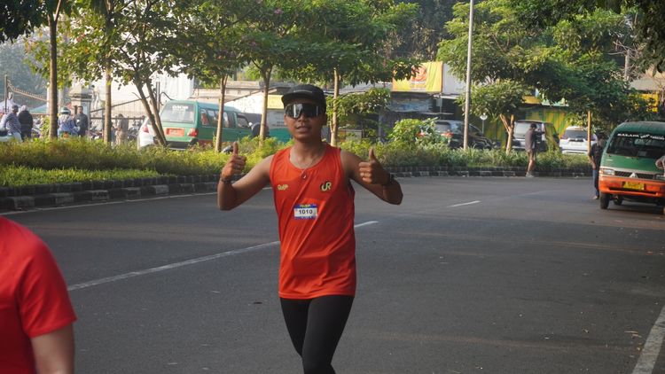 Race photo from Happy One Decade Unpad Runner