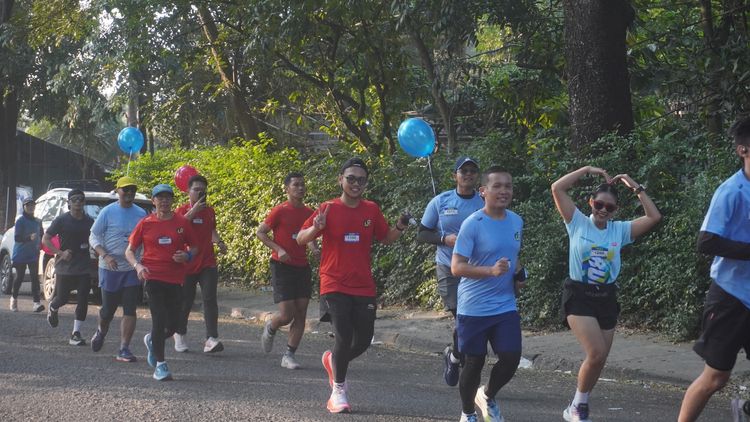 Race photo from Happy One Decade Unpad Runner