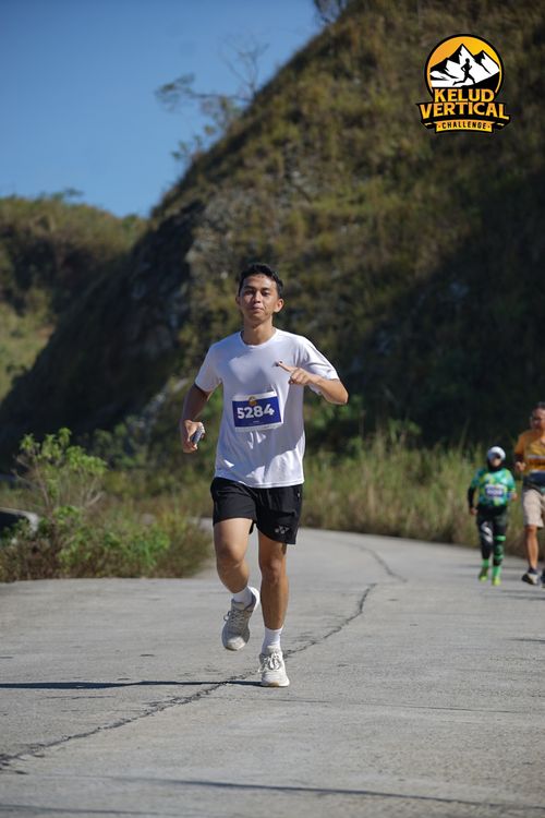 Race photo from Kelud Vertical Challenge 2024