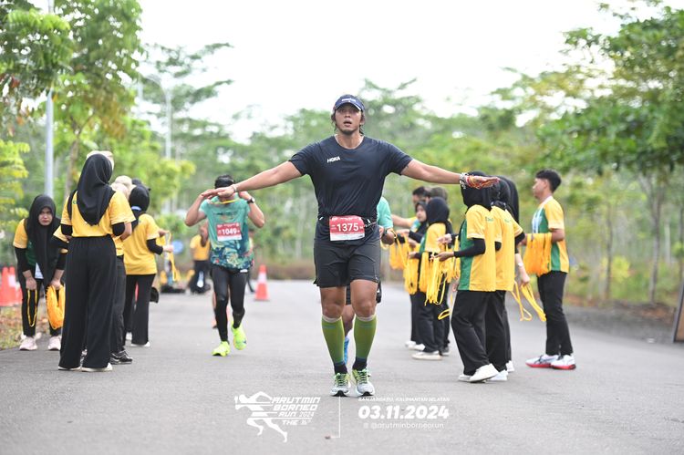 Race photo from Arutmin Borneo Run 2024