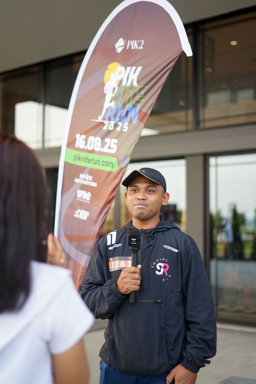 Race photo from PIK NITE RUN VIBES