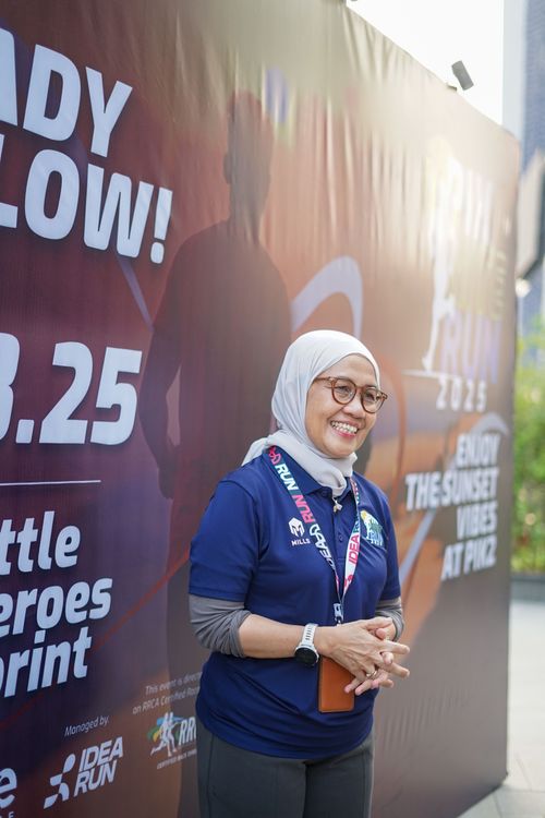 Race photo from PIK NITE RUN VIBES