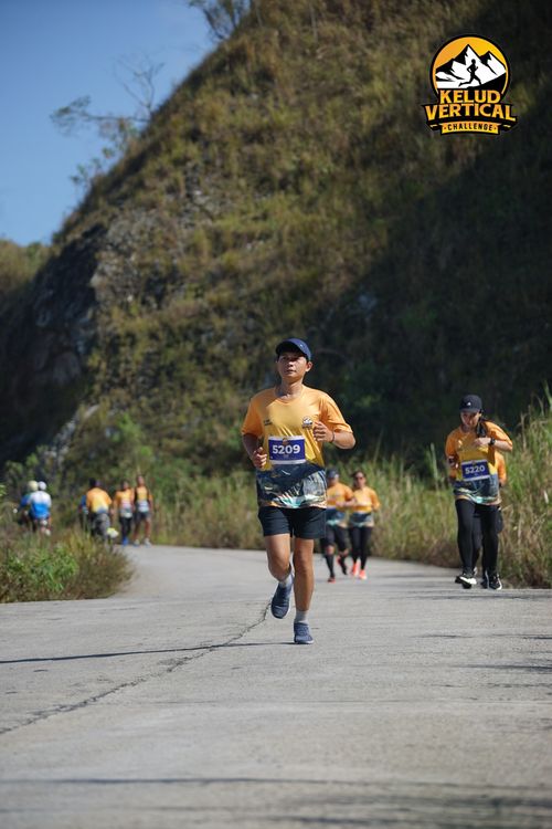 Race photo from Kelud Vertical Challenge 2024