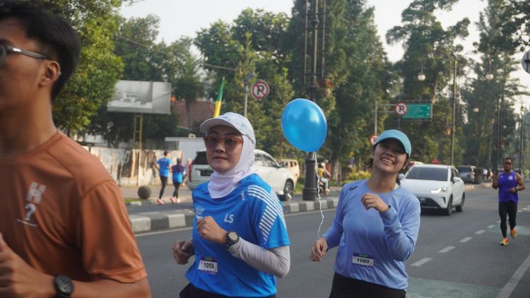 Race photo from Happy One Decade Unpad Runner