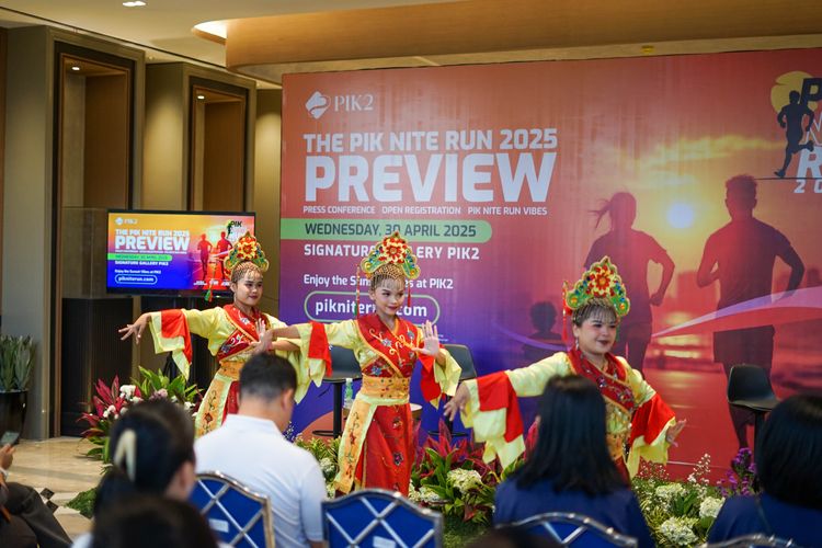 Race photo from PIK NITE RUN VIBES